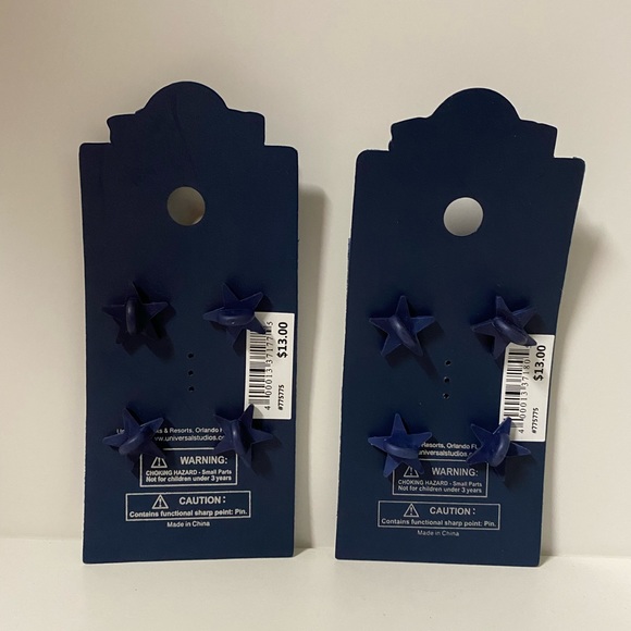 Universal Studios Jurassic World Blue Pin Set New - Picture 3 of 12